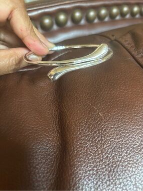 New Vintage Sterling Silver Teardrop Bangle